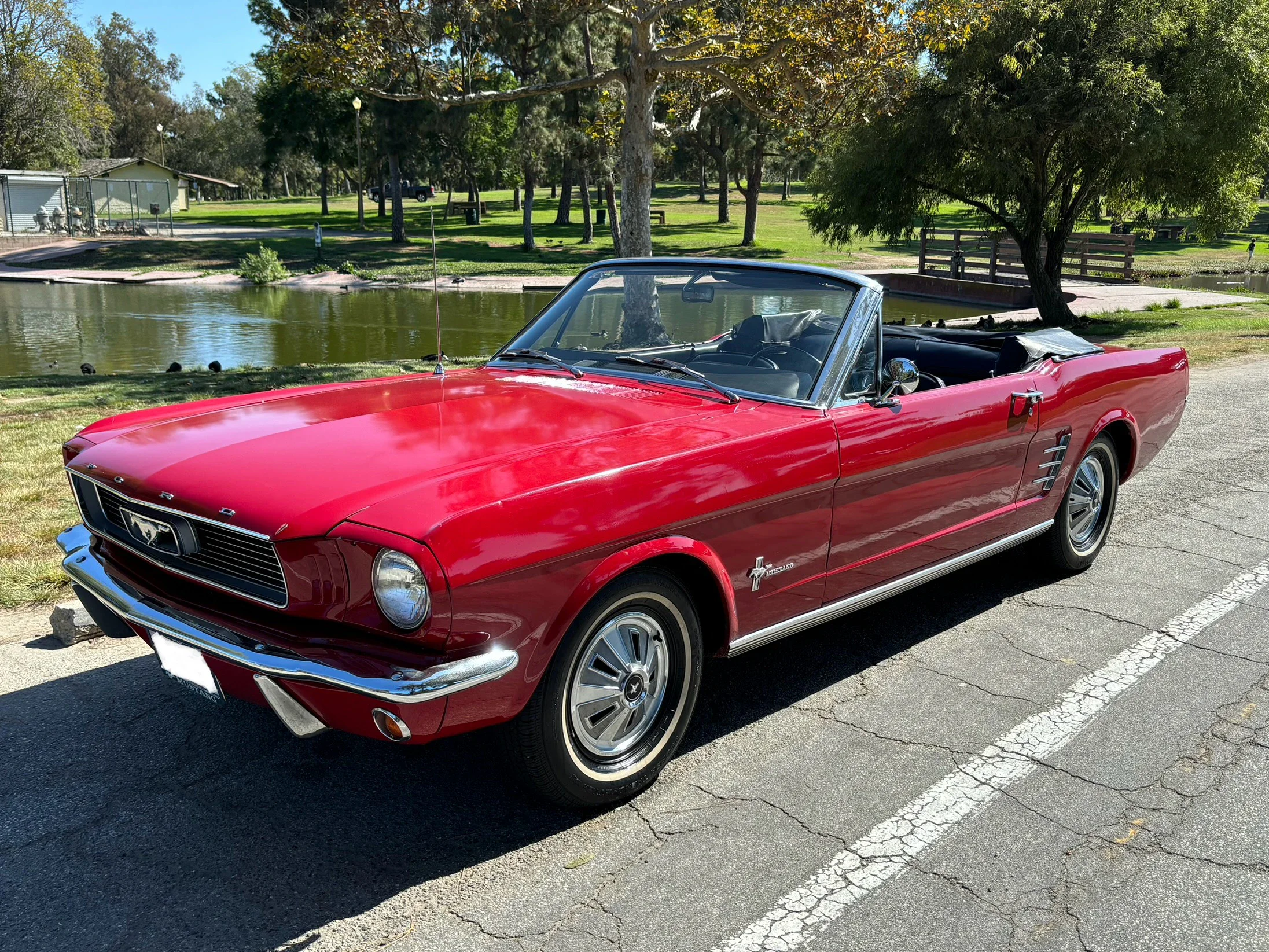 Ford-Mustang-convertible-1966-Red-Black-8