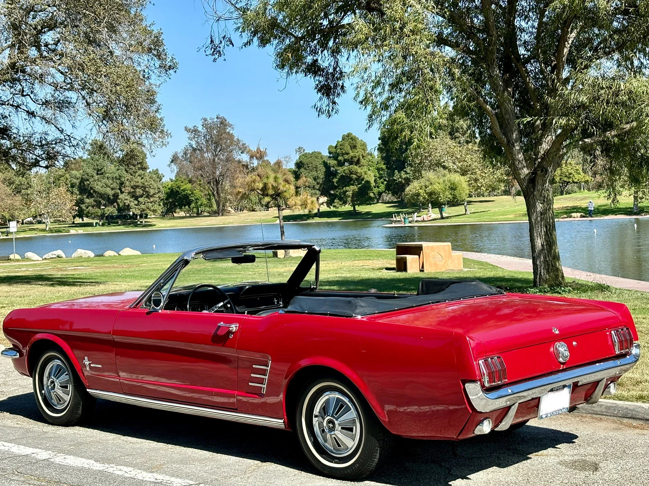 Ford-Mustang-convertible-1966-Red-Black-9