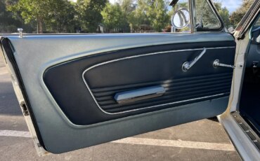 Ford-Mustang-convertible-1966-White-Turquoise-1