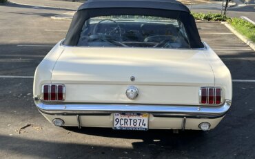Ford-Mustang-convertible-1966-White-Turquoise-11