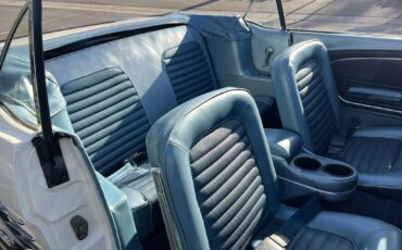 Ford-Mustang-convertible-1966-White-Turquoise-14