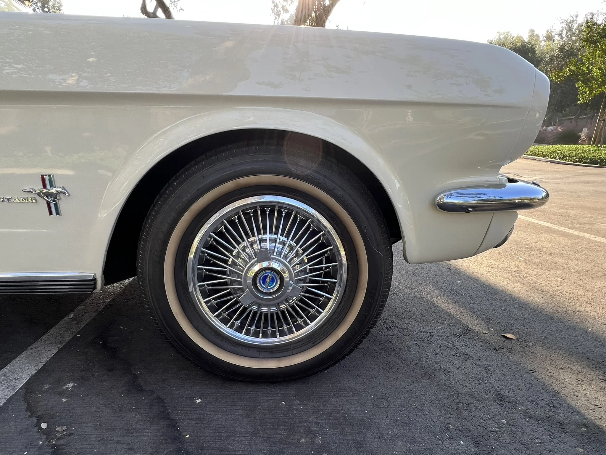 Ford-Mustang-convertible-1966-White-Turquoise-20