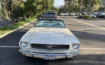 Ford-Mustang-convertible-1966-White-Turquoise-7
