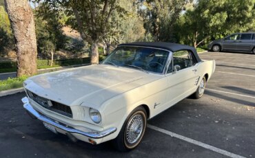Ford-Mustang-convertible-1966-White-Turquoise-9