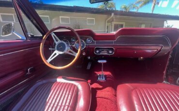 Ford-Mustang-convertible-1968-Black-Red-1
