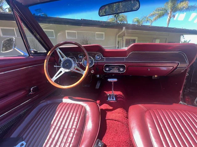 Ford-Mustang-convertible-1968-Black-Red-1