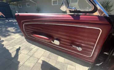 Ford-Mustang-convertible-1968-Black-Red-12