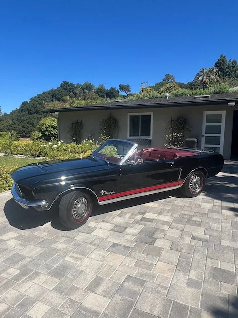 Ford-Mustang-convertible-1968-Black-Red-16