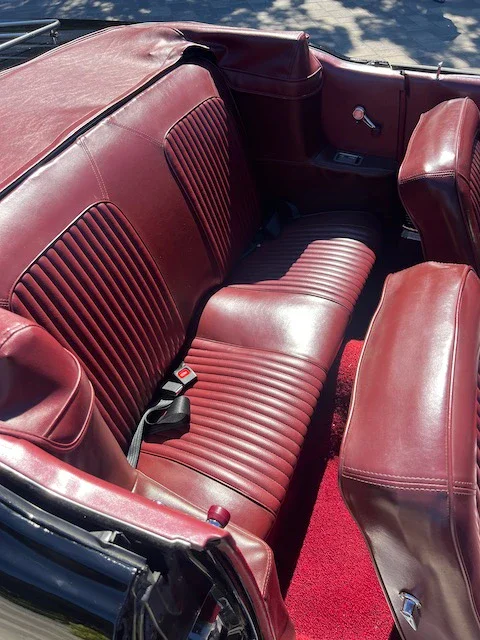 Ford-Mustang-convertible-1968-Black-Red-2
