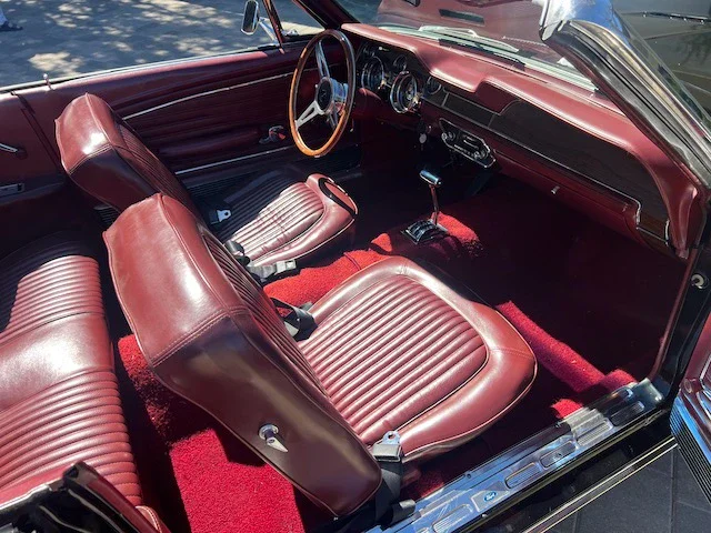 Ford-Mustang-convertible-1968-Black-Red-3