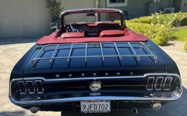 Ford-Mustang-convertible-1968-Black-Red-4