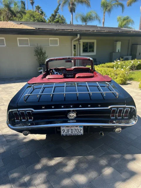 Ford-Mustang-convertible-1968-Black-Red-4