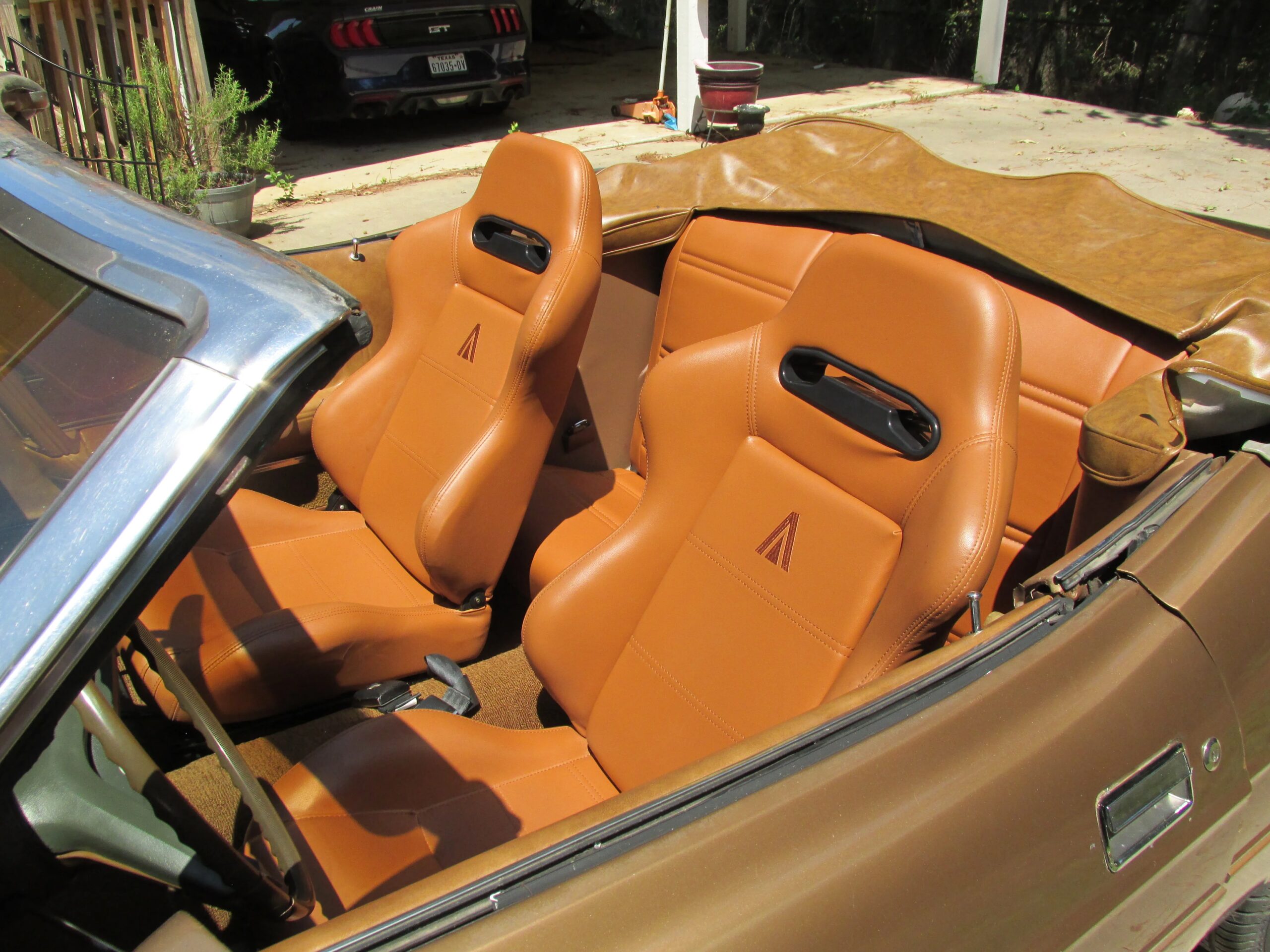 Ford-Mustang-convertible-1972-Gold-Tan-6