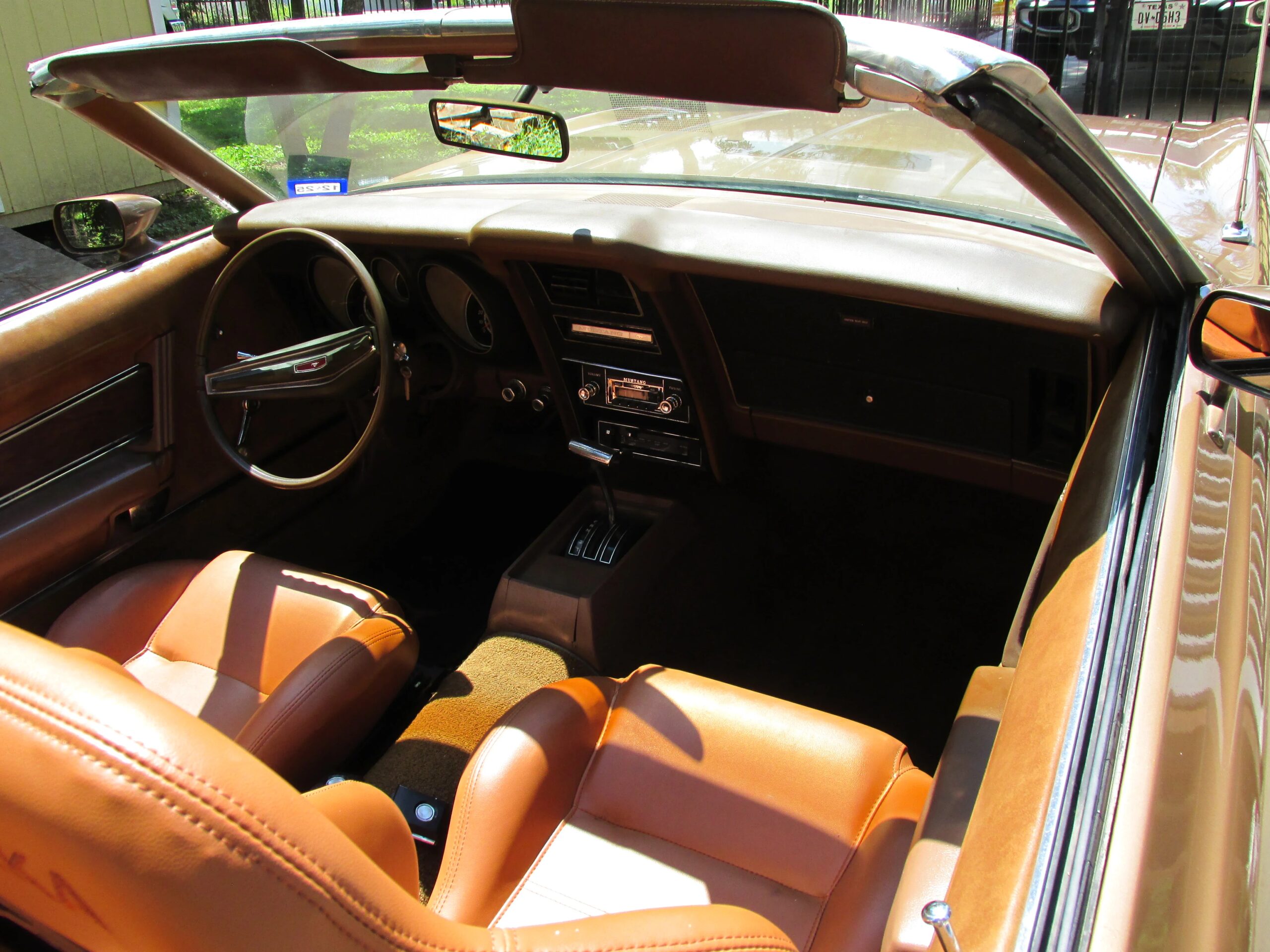 Ford-Mustang-convertible-1972-Gold-Tan-7