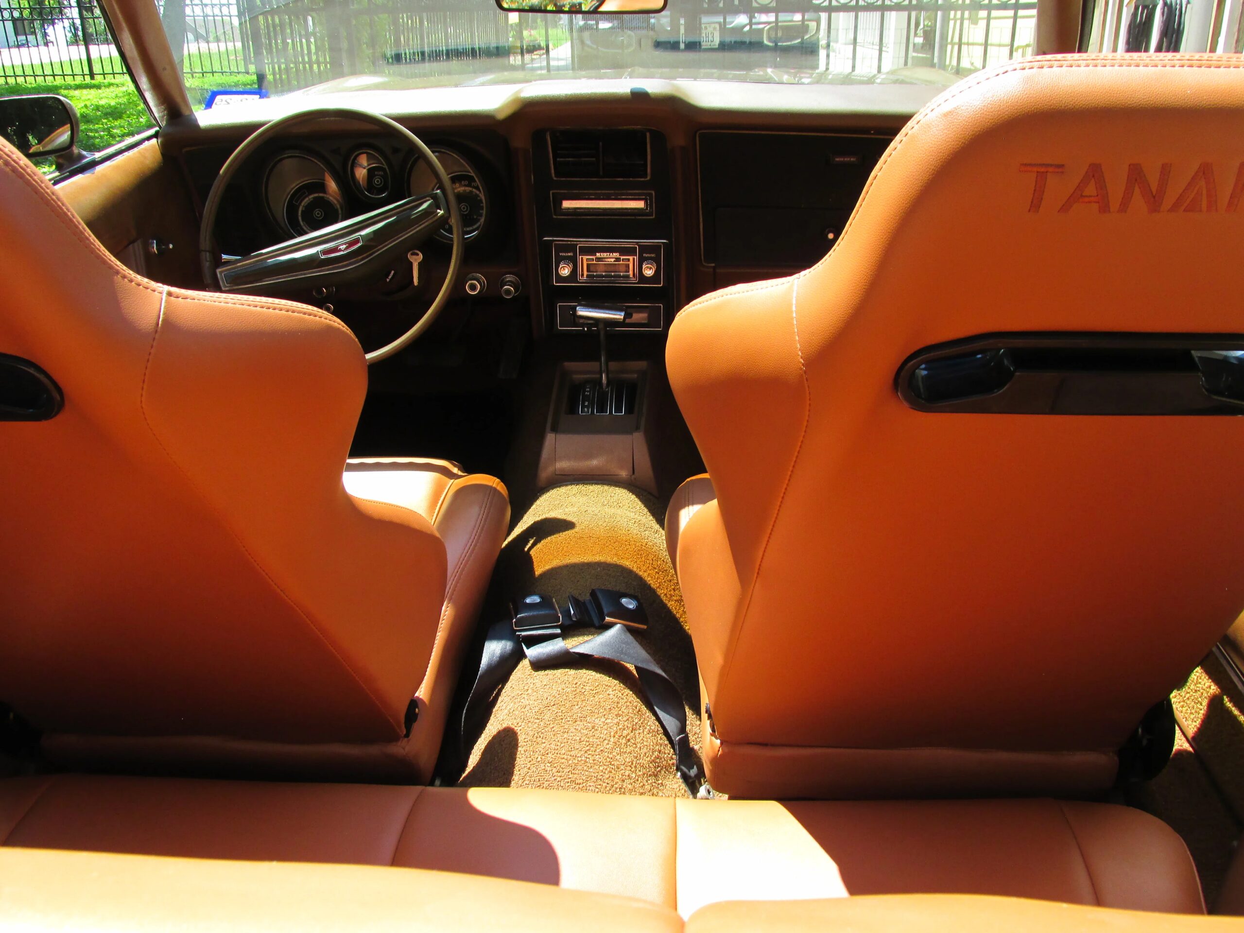 Ford-Mustang-convertible-1972-Gold-Tan-8