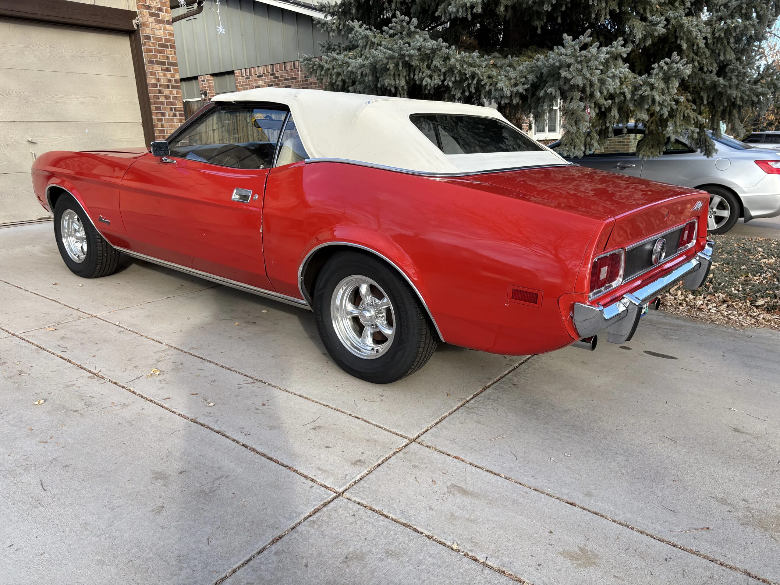 Ford-Mustang-convertible-1973-Red-White
