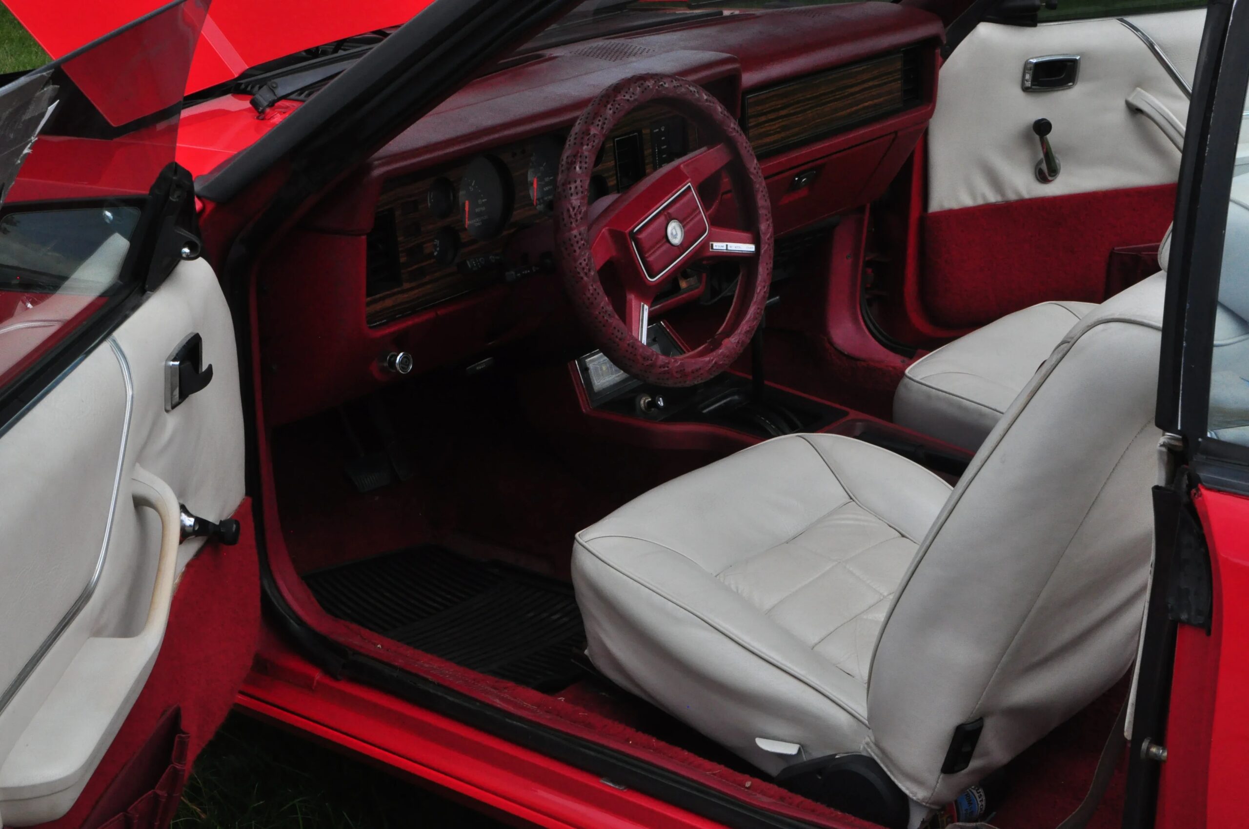 Ford-Mustang-convertible-1983-Red-Red-14