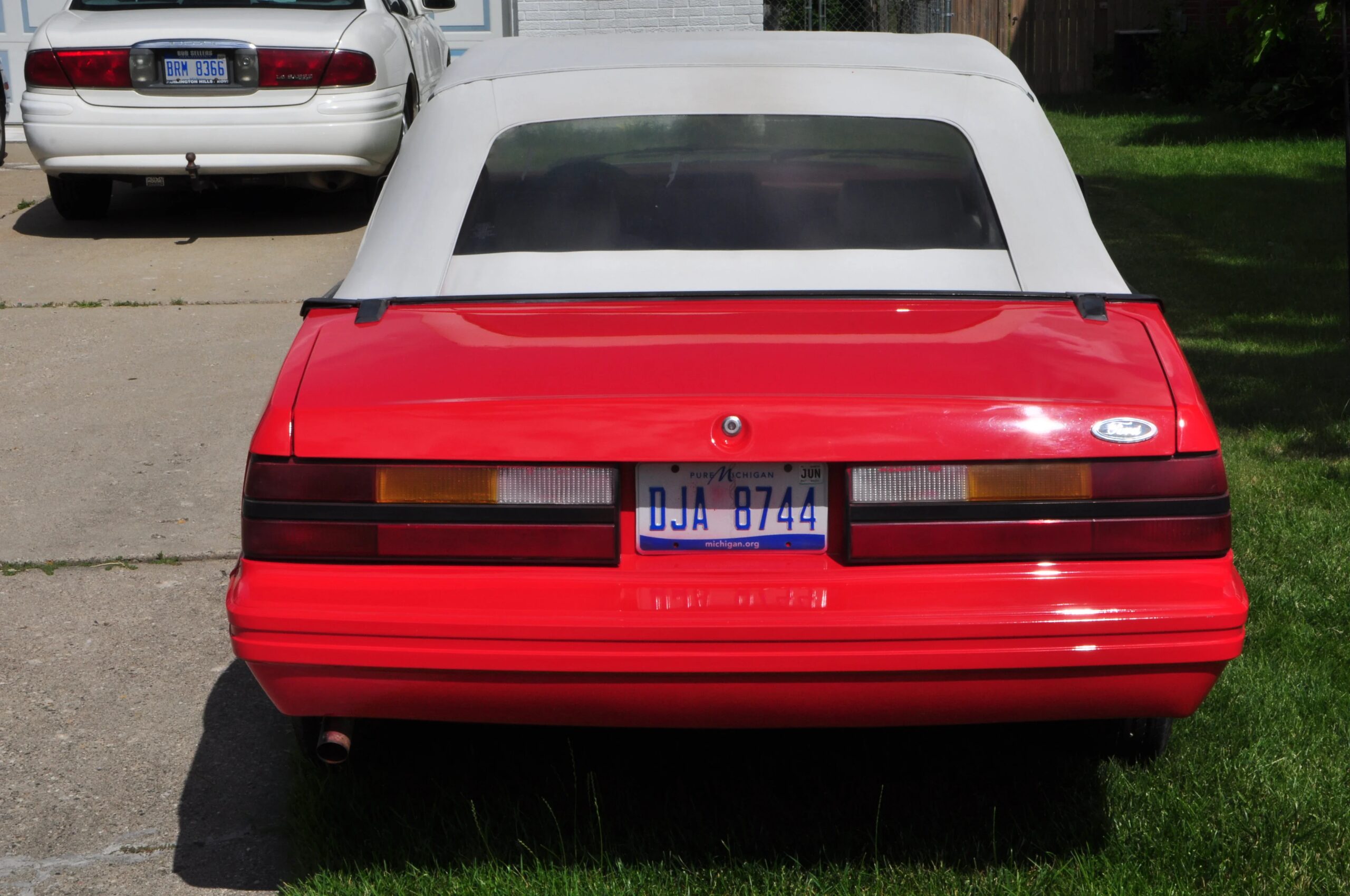 Ford-Mustang-convertible-1983-Red-Red-3
