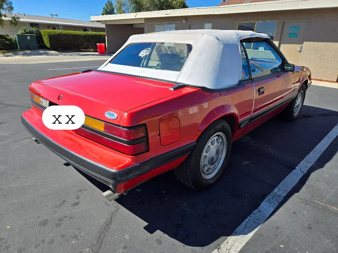 Ford-Mustang-convertible-1985-Red-White-15
