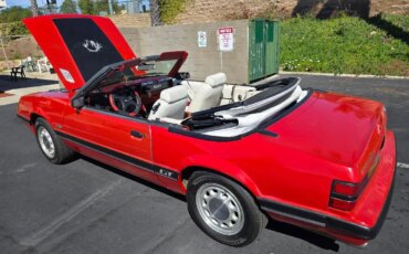 Ford-Mustang-convertible-1985-Red-White-16