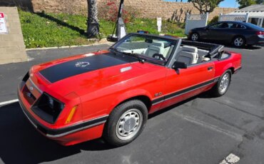 Ford-Mustang-convertible-1985-Red-White-18