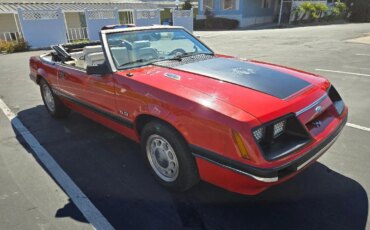 Ford-Mustang-convertible-1985-Red-White-19