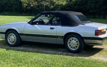 Ford-Mustang-convertible-1985-Silver-Gray-1