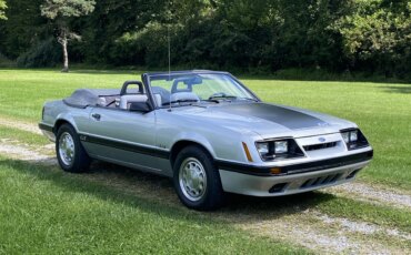 Ford-Mustang-convertible-1985-Silver-Gray-10