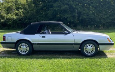 Ford-Mustang-convertible-1985-Silver-Gray-13