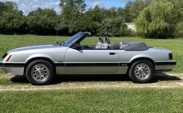 Ford-Mustang-convertible-1985-Silver-Gray-18