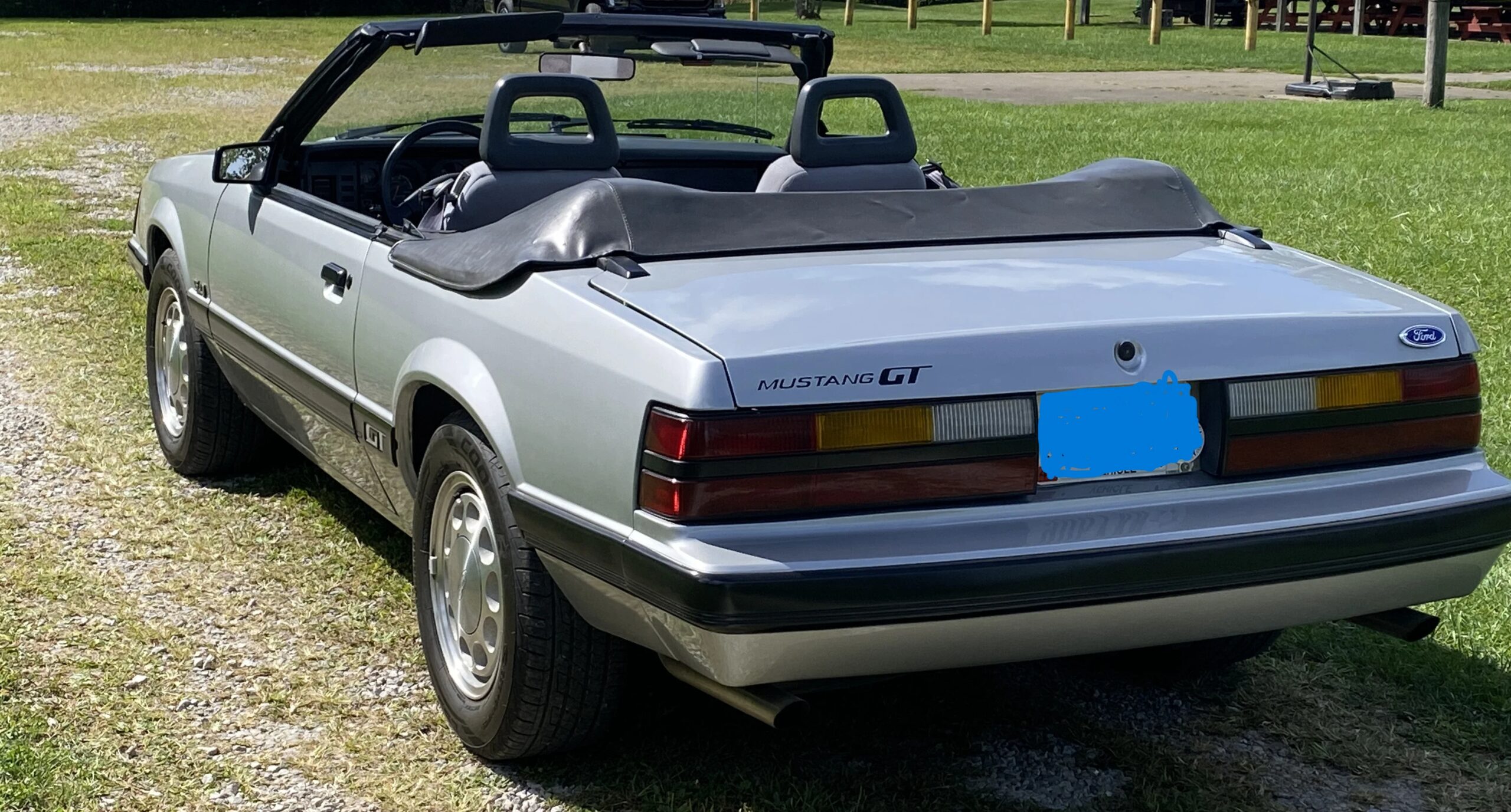 Ford-Mustang-convertible-1985-Silver-Gray-19