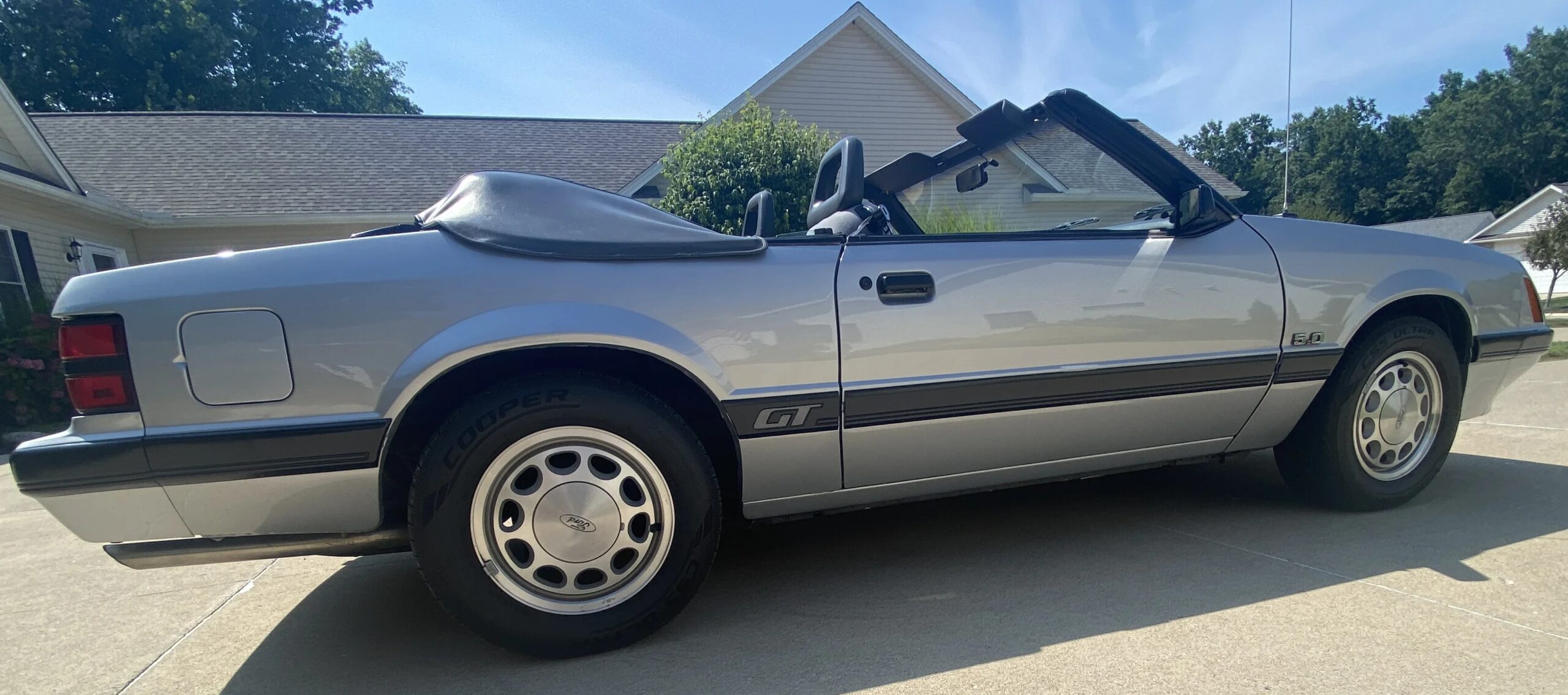 Ford-Mustang-convertible-1985-Silver-Gray-7