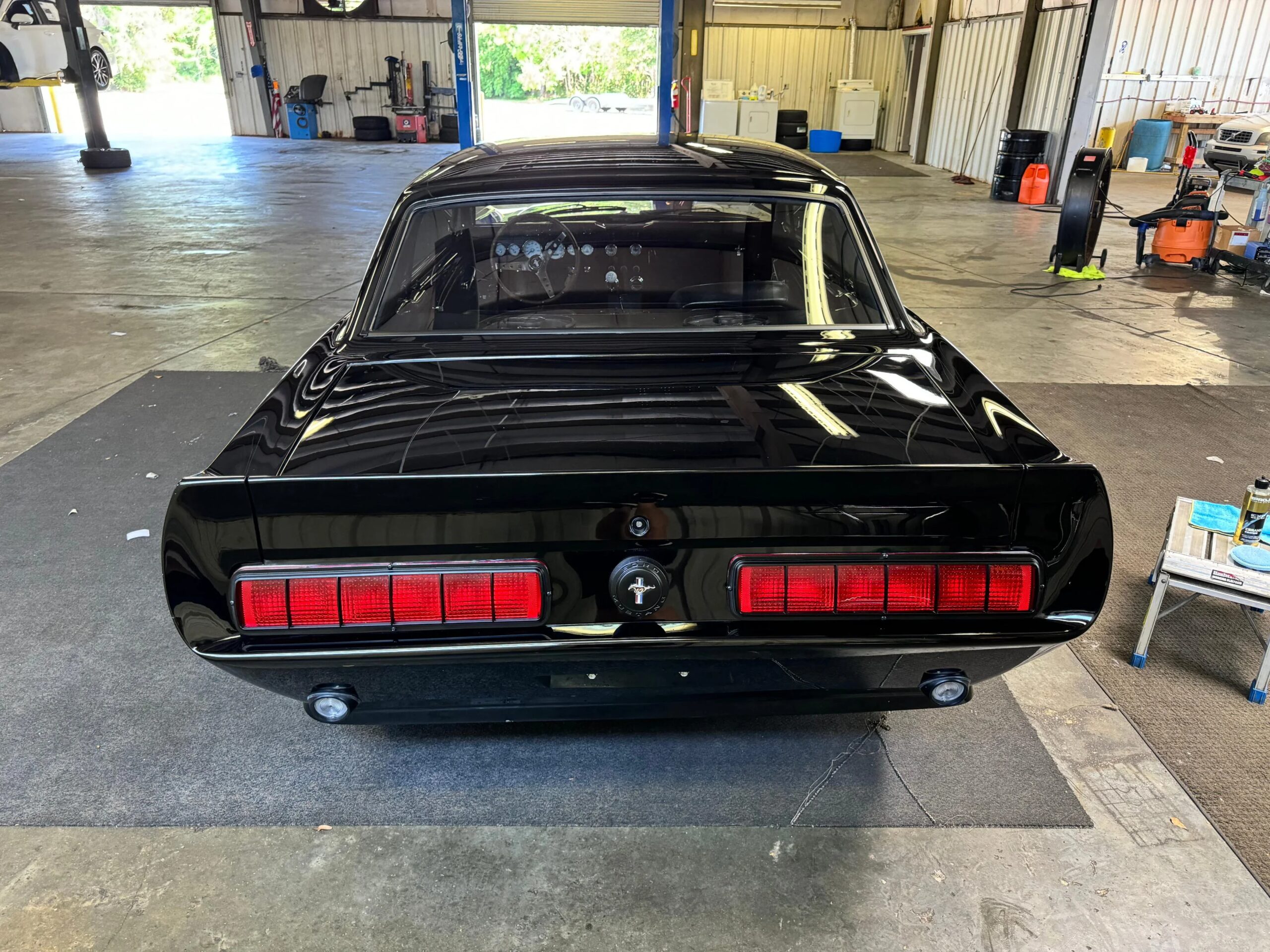 Ford-Mustang-coupe-1965-Black-Black-1