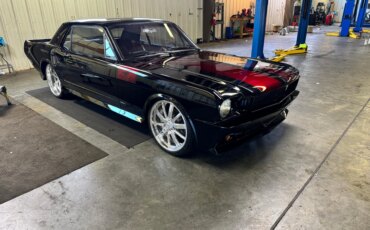 Ford-Mustang-coupe-1965-Black-Black-2