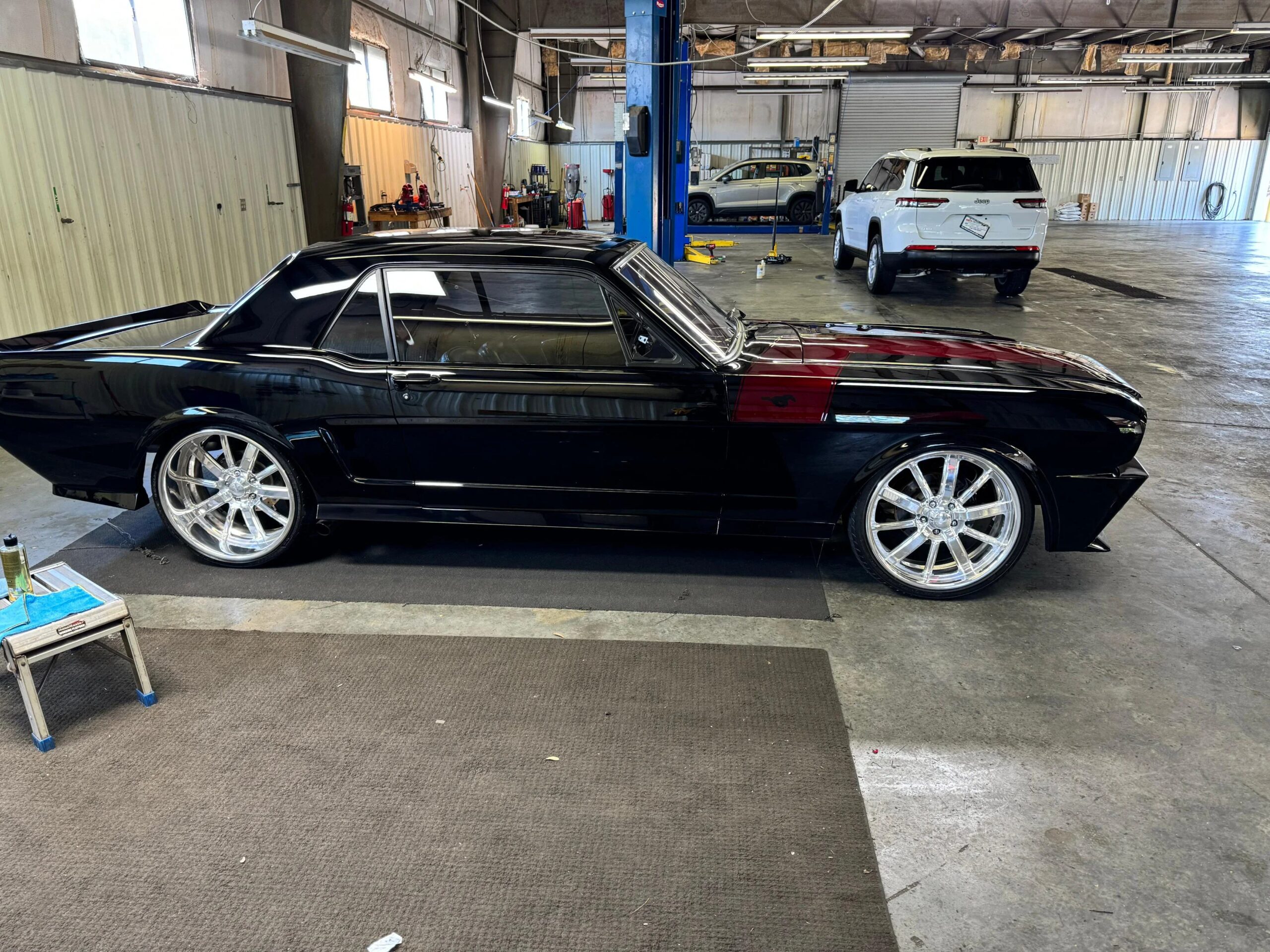 Ford-Mustang-coupe-1965-Black-Black