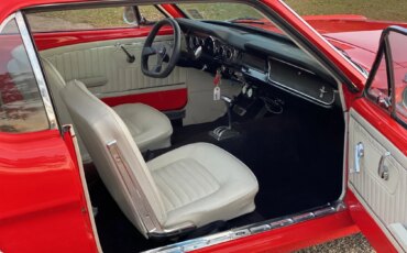 Ford-Mustang-coupe-1965-Red-Black