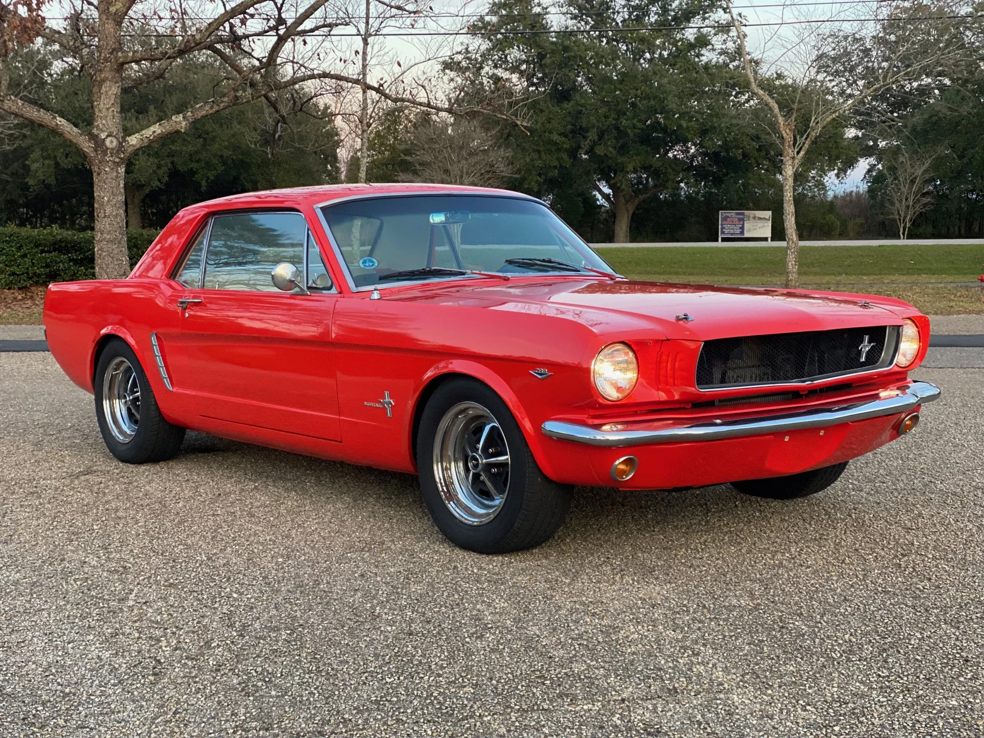 Ford-Mustang-coupe-1965-Red-Black-5