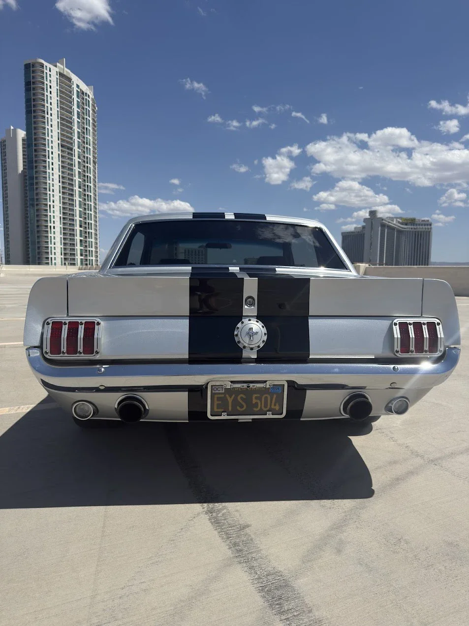 Ford-Mustang-coupe-1965-Silver-Black-1