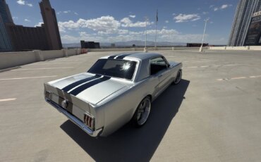 Ford-Mustang-coupe-1965-Silver-Black-10