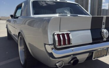 Ford-Mustang-coupe-1965-Silver-Black-14