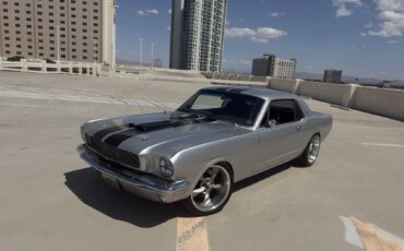 Ford-Mustang-coupe-1965-Silver-Black-16