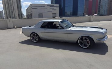 Ford-Mustang-coupe-1965-Silver-Black-17