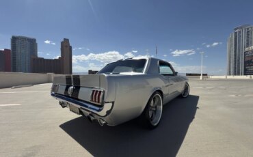 Ford-Mustang-coupe-1965-Silver-Black-19