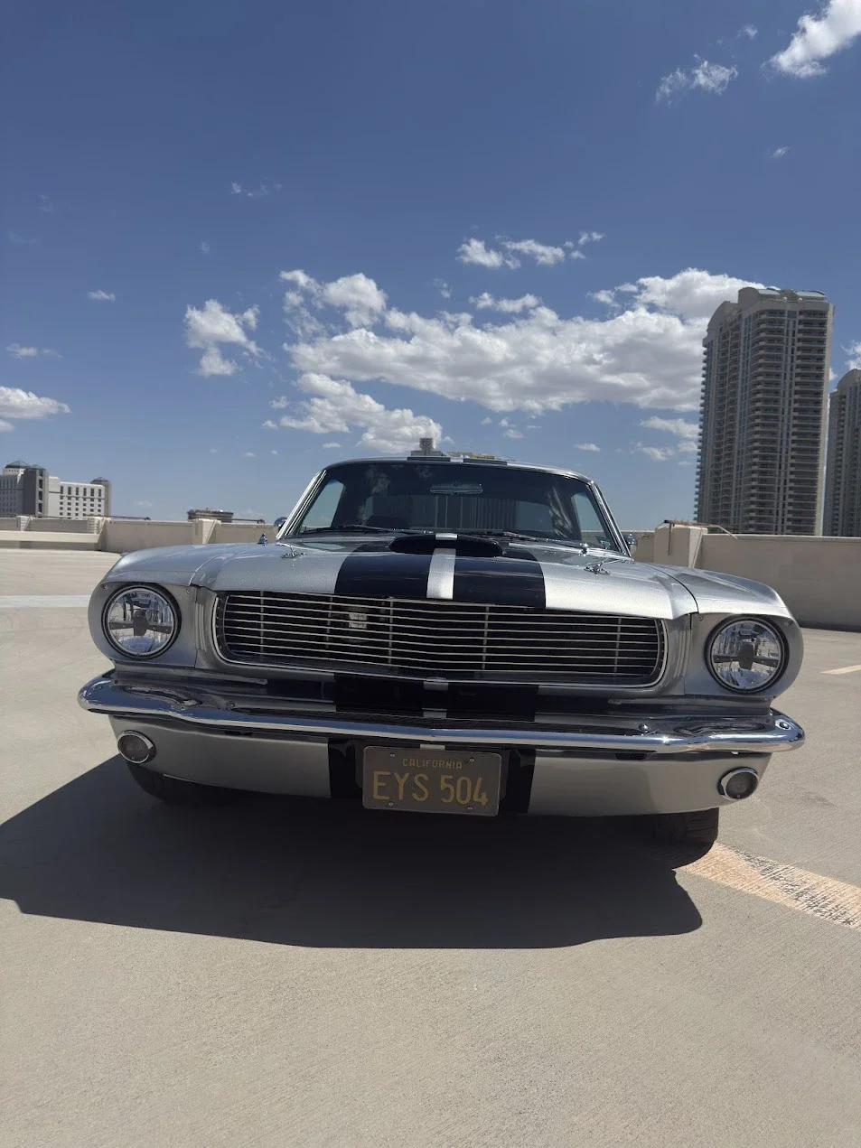 Ford-Mustang-coupe-1965-Silver-Black-2