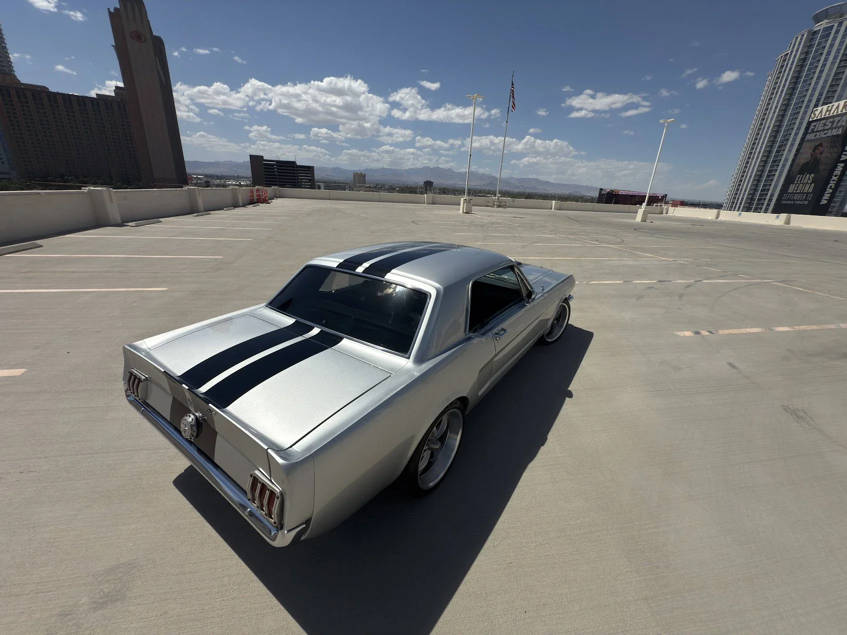 Ford-Mustang-coupe-1965-Silver-Black-20