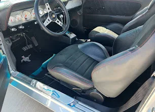Ford-Mustang-coupe-1965-Silver-Black-6