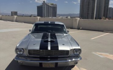 Ford-Mustang-coupe-1965-Silver-Black-8