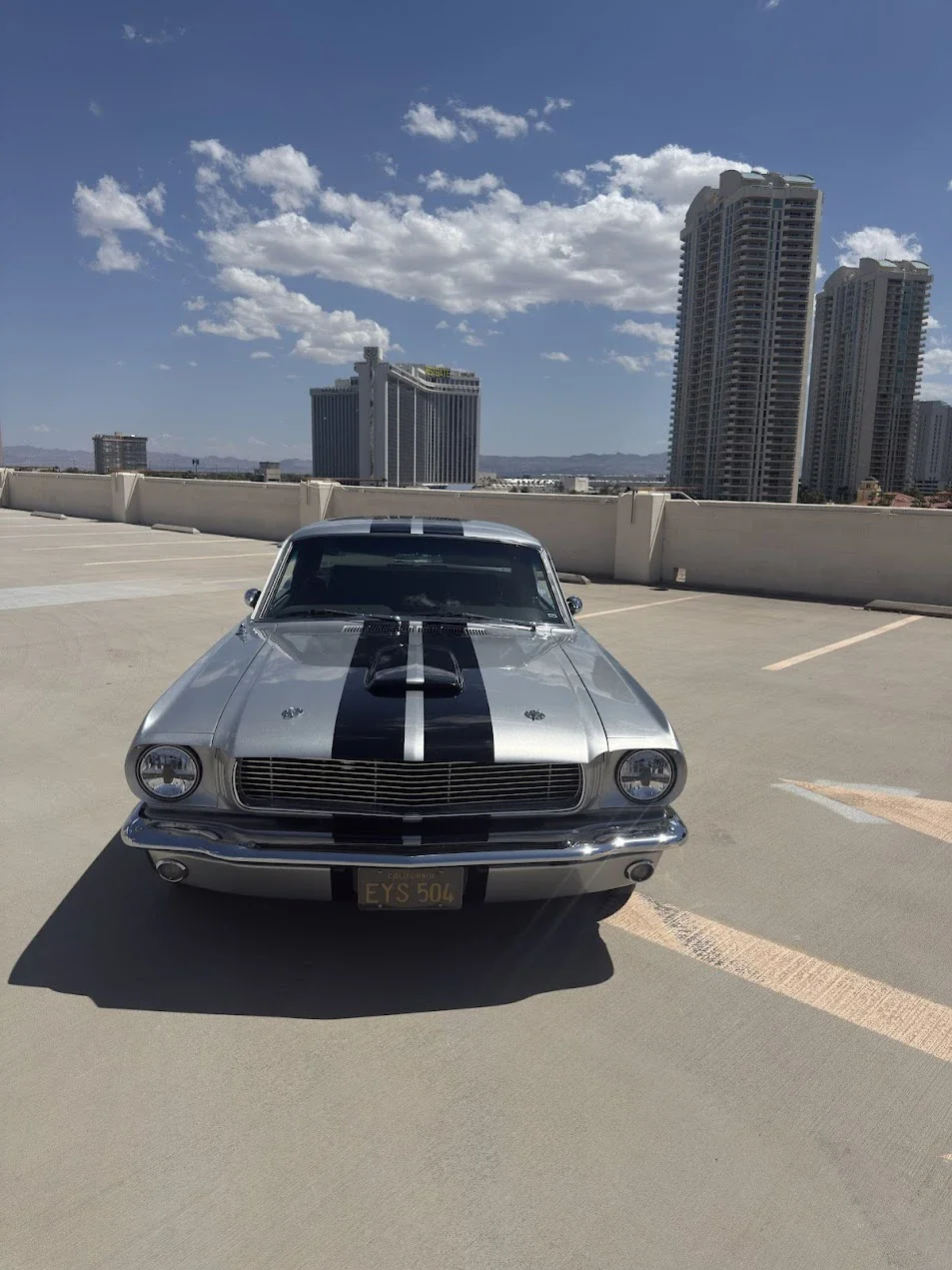 Ford-Mustang-coupe-1965-Silver-Black-8