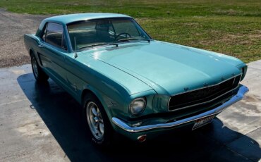 Ford-Mustang-coupe-1965-Turquoise-White-1
