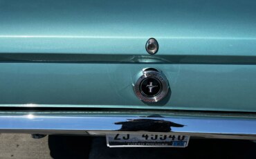 Ford-Mustang-coupe-1965-Turquoise-White-19